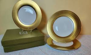 lot 341 image: Stunning Christofle Porcelain Gold Banded Chargers, 12