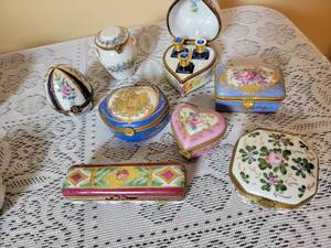 lot 193 image: Romantic Collection of Hand Painted Limoges Trinket Boxes
