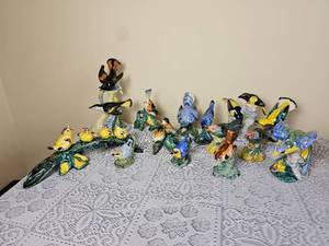 lot 604 image: Stangl Pottery Bid Figures
