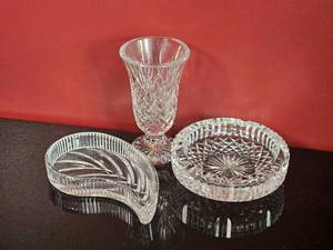 lot 156 image: Waterford Crystal Marquis Footed Vase, Leaf Paisley, Ashtray