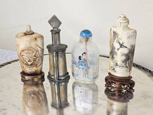 lot 211 image: Chinese Snuff Bottles made of Bone, Silver, Horn & Glass