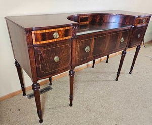 lot 34 image: Stunning English Federalist Dining Room Sideboard Fabulous Condition