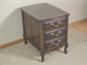 lot 217 image: Drexel Heritage Furniture Commode Side Chest