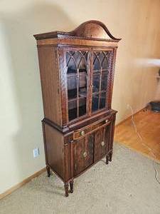 lot 36 image: Antique  English Federalist China Hutch