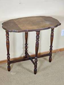 lot 224 image: American Federalist Parlor Side Table
