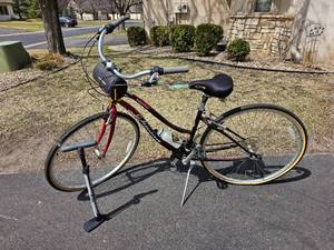 lot 692 image: 16 Inch Schwinn 10 Speed Cruiser