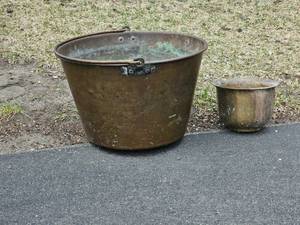 lot 695 image: Large Copper Apple Butter Cauldron