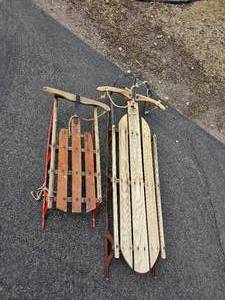 lot 697 image: Antique Steel Runner Sleds