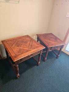 lot 226 image: Sibling Hickory White Contemporary Livingroom Side Tables