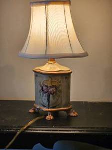 lot 559 image: Petite Painted Louis XV Floral lamp