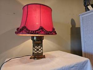 lot 560 image: Vintage Art Deco Brass Table Lamp