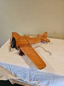 lot 721 image: Wooden Toy Play Mobile