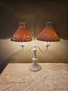 lot 722 image: Vintage Iron Candelabra Table Lamp
