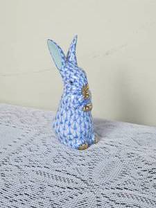 lot 62 image: Vintage Herend Porcelain Blue Rabbit