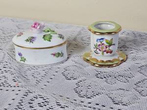 lot 70 image: Vintage Herend Porcelain Trinket Box & Candlestand