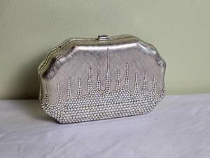 lot 78 image: Judith Leiber Crystal Silver Handbag Purse