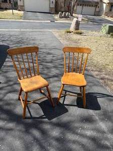 lot 732 image: Oak Farmhouse Chairs, pair