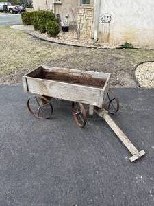 lot 747 image: Old Primitive Farm Wagon