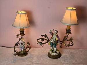 lot 640 image: Delightful Antique French Painted Porcelain Figure Lamp Pair
