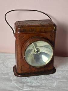 lot 633 image: Vintage Early Electric Lantern - Big 6