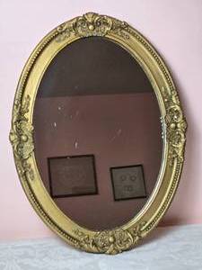lot 574 image: Elegant Gold Gilt Frame Oval Mirror