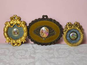 lot 567 image: Charming Antique Hanpainted Porcelain Cameo Collection - (3)