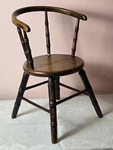lot 779 image: Antique Round Back Childs  Chair