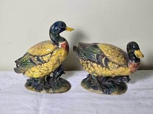 lot 765 image: Vintage  Handpainted Glazed Duck Ceramics - Lefton