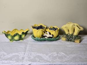 lot 764 image: Vintage Glazed Hanpainted Floral Pottery - Hull Pottery & Others - (3)