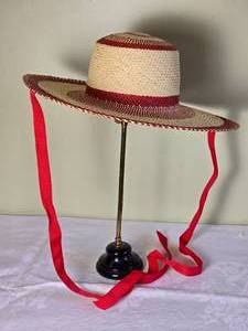 lot 672 image: Vintage Gladys Tamez Womens Panama Hat - Small