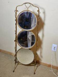 lot 51 image: Gold Gilt Collapsing Mirrored French Pastry Stand
