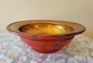lot 54 image: Antique Asian Imari Red Lacquer with Gold Decoration Centerpiece Bowl  Wax Seal