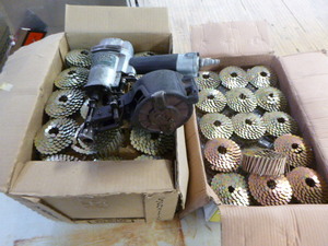 lot 68 image: Hitachi 1 34 Pneumatic Coil Nailer with Nails