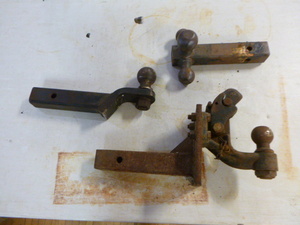 lot 70 image: 3 Trailer Hitches