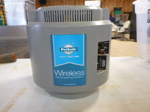 lot 16 image: PetSafe Wireless Pet Containments System