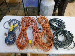 lot 24 image: 5 Extension Cords