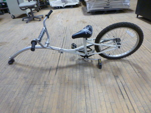 lot 89 image: Schwinn Hitchhiker Tandem Bicycle Attachment