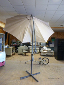 lot 90 image: Tiltable Patio Umbrella