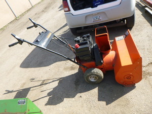 lot 108 image: Ariens ST504 Snowblower