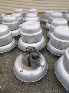 lot 117 image: 5 Roof Fans