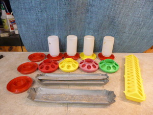 lot 125 image: Poultry Feeding Items