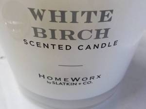 lot 22 image: HomeworX White Birch 3 Wick Scented...
