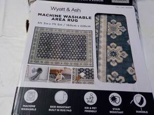 lot 23 image: Wyatt and Ash Machine Washable 5 ft...