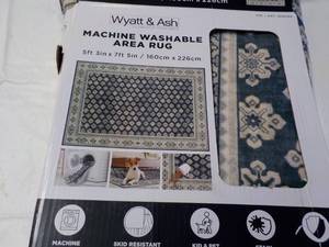 lot 24 image: Wyatt and Ash Machine Washable 5 ft...