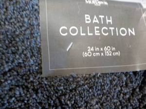 lot 53 image: Mohawk 24 x 60 Plush Bath Mat...
