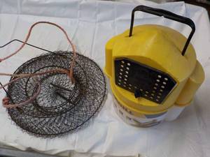 lot 57 image: Frabill Bait Bucket and Fish Basket...
