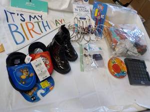 lot 102 image: Random Lot- see all pictures...