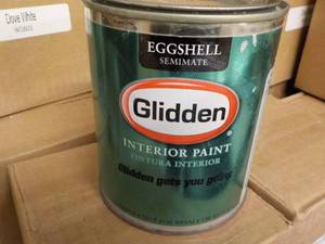 lot 155 image: 8 qts Glidden Paint- your choice of...