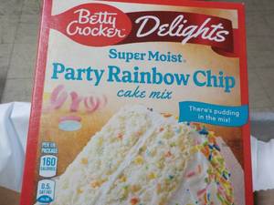 lot 226 image: 6 ct Betty Crocker Delights Party R...