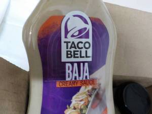 lot 231 image: 8 ct Taco Bell Baja Sauce...